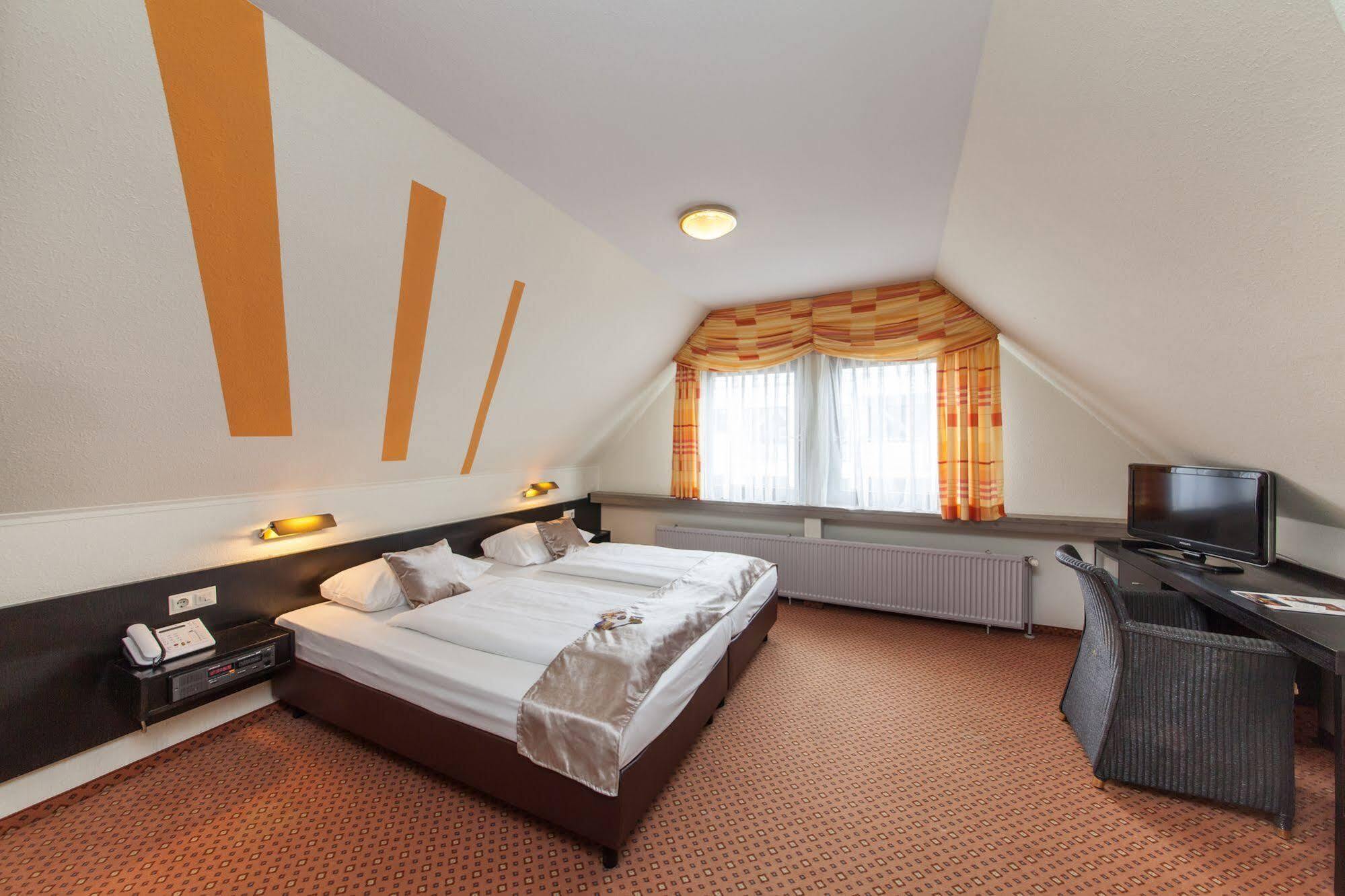 Hotel Strohgaeu Korntal-Münchingen Dış mekan fotoğraf