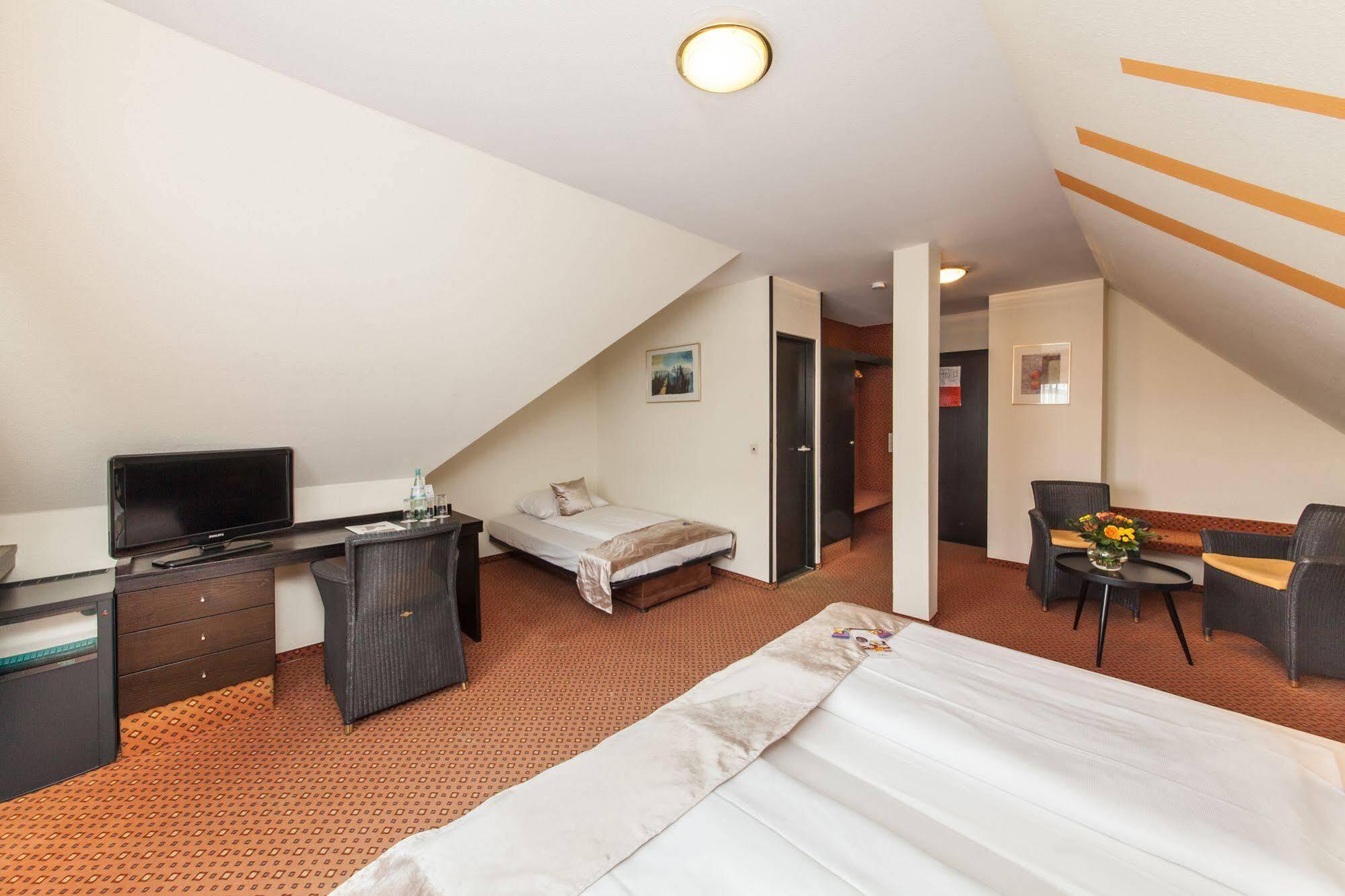Hotel Strohgaeu Korntal-Münchingen Dış mekan fotoğraf