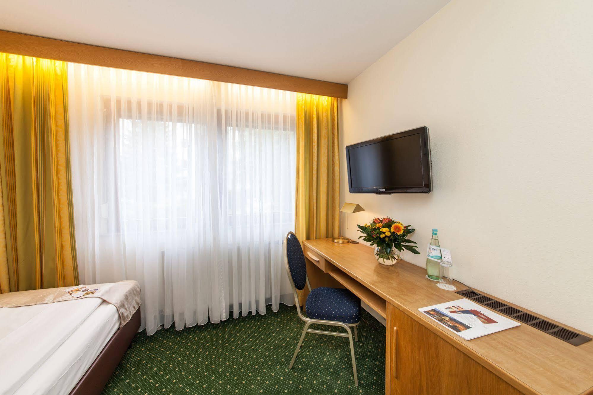 Hotel Strohgaeu Korntal-Münchingen Dış mekan fotoğraf