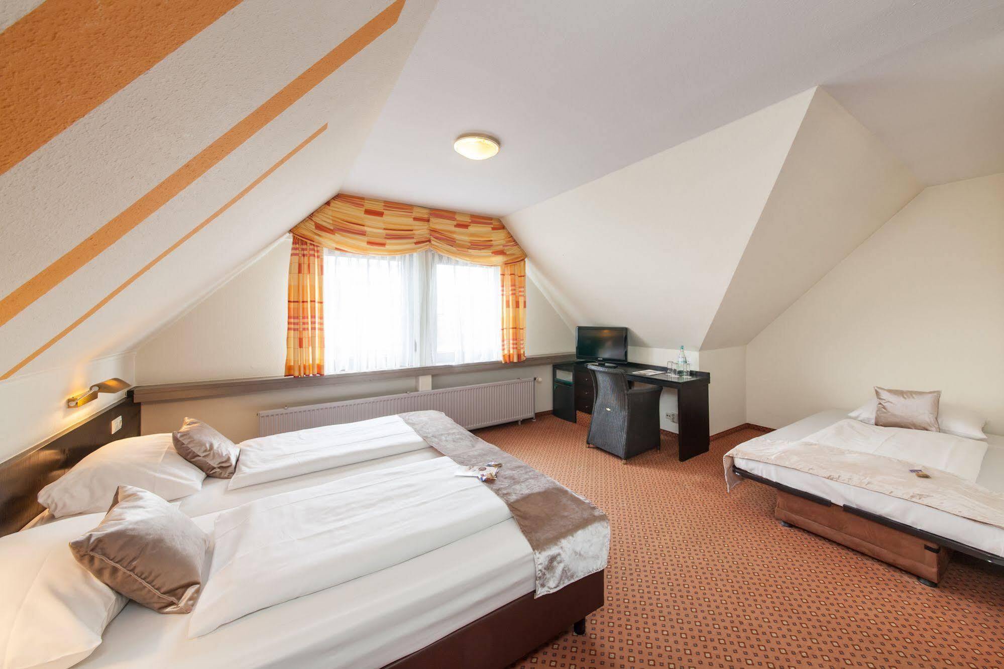 Hotel Strohgaeu Korntal-Münchingen Dış mekan fotoğraf